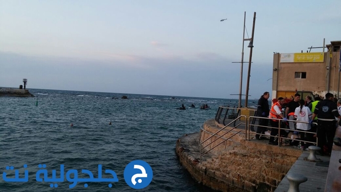 انقاذ 11 راكي بعد انقلاب قارب  مقابل شاطىء ميناء يافا 